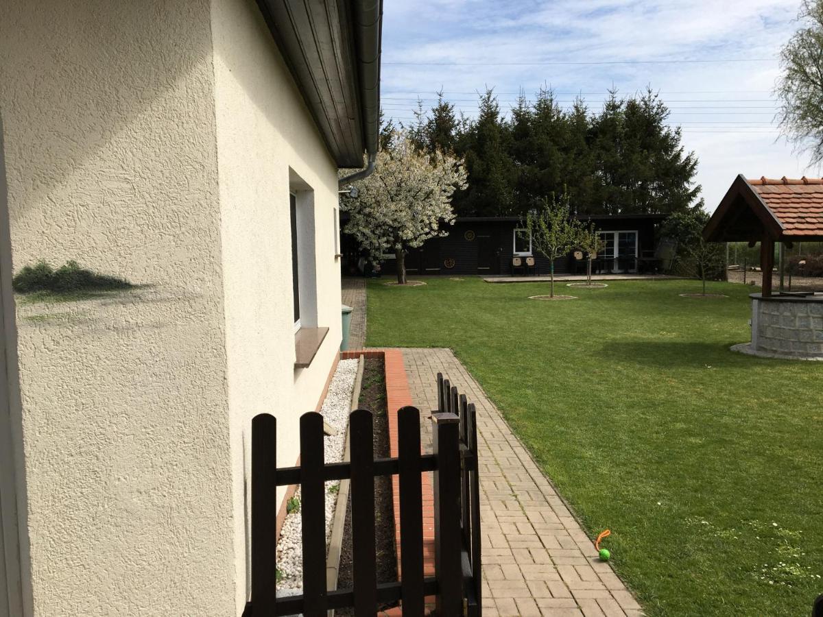 Schoener Ferienbungalow Umgeben Von Natur Und Nicht Weit Zur Ostsee Neubukow Zewnętrze zdjęcie